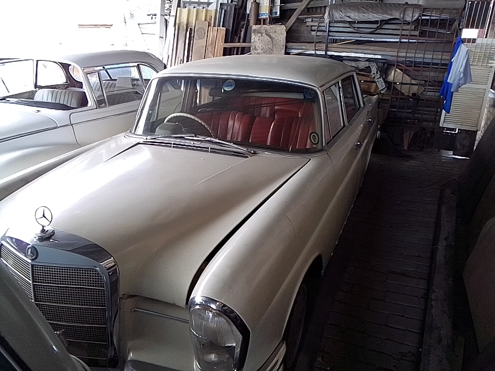 65 68 Mercedes W111 230S